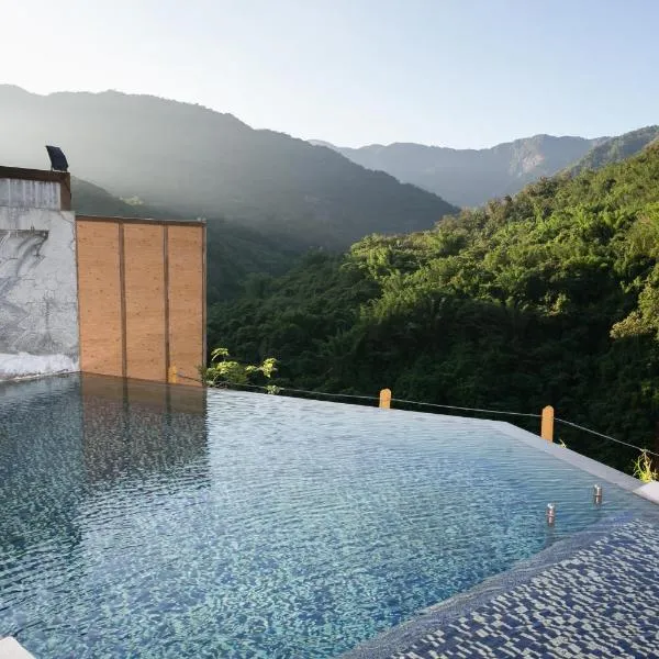 Viesnīca Grand Orchid Resort Villa pilsētā Liugui