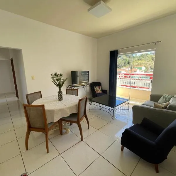 Apartamento espaçoso de 3 quartos, hotel v destinaci Santa Rita do Sapucaí