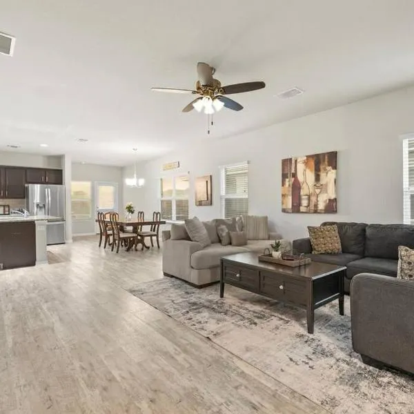 Elegant Home with Cozy Vibes, hotel in Pflugerville