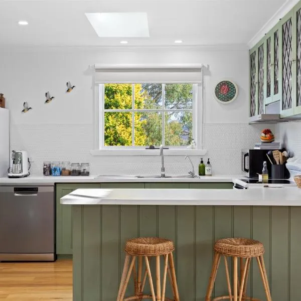 Lotti's Cottage, West Launceston, hotel in Launceston