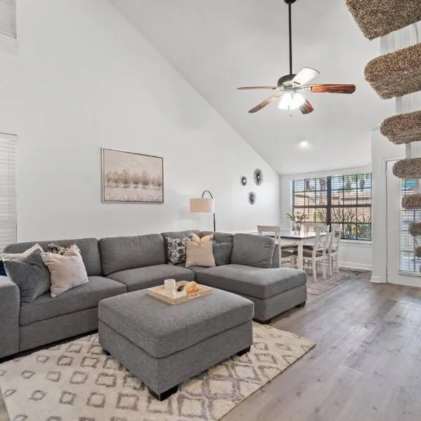 Renovated Townhome 5 mins walk to Beach, in the best resort in PCB, Horizon South, hotelli kohteessa Panama City Beach