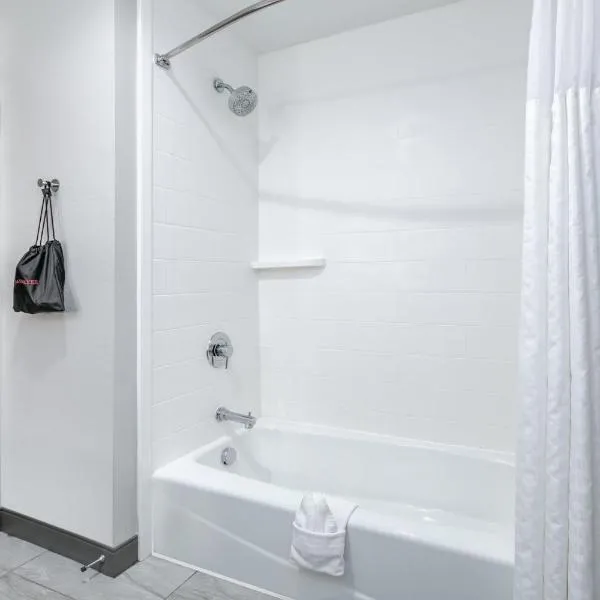 HOLIDAY INN EXPRESS & SUITES DALLAS PLANO NORTH by IHG, hotel v destinaci Plano