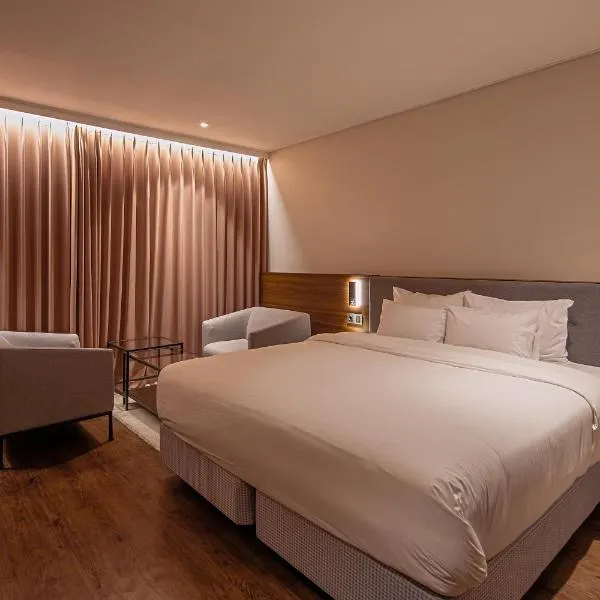 Cloud in Hotel Mokpo Peace Square, מלון במוקפו
