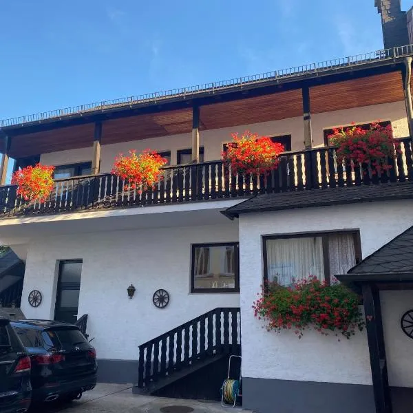 Gästehaus Vis-A-Vis, hotel v destinaci Rüdesheim am Rhein