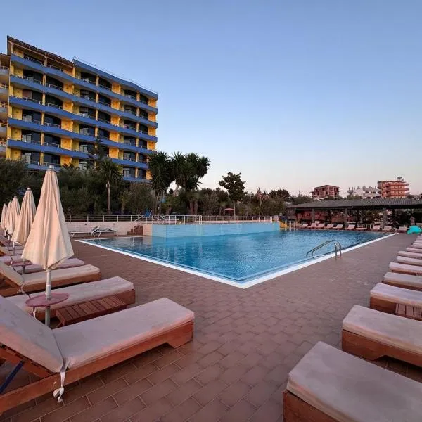 Hotel Bahamas, hotel Sarandában