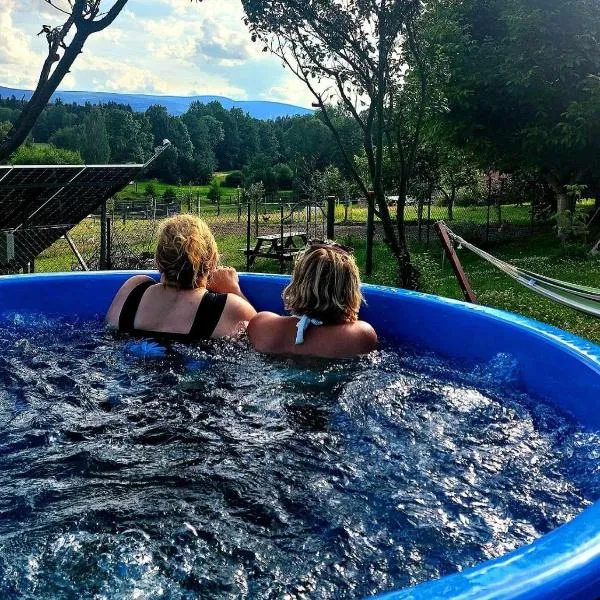 Maja Pokoje z Widokiem, Hotel in Mirsk