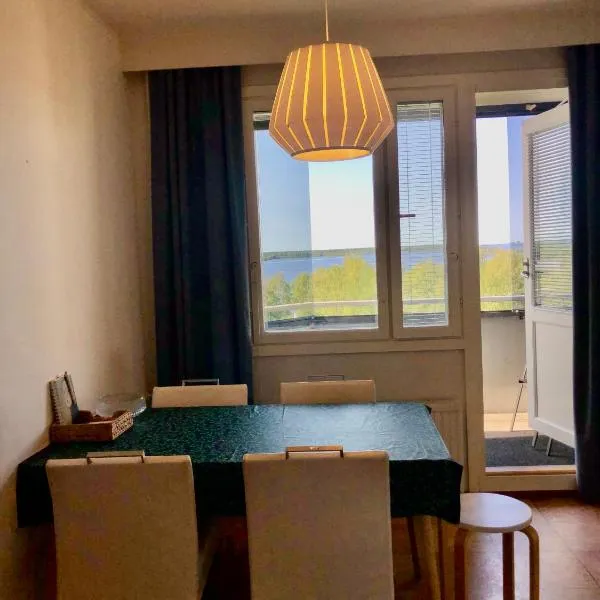 Two bedroom apartment Best view to the sea Glassed Balcony FREE PRIVATE PARKING, hotel v destinaci Kemi