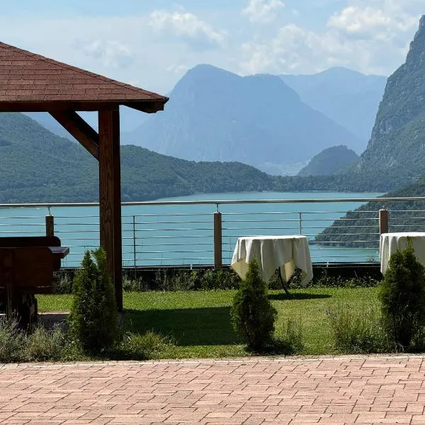 Agriturismo Ai Castioni, hotel a Molveno