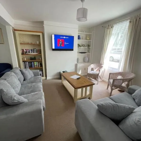 Cosy 2bed home with games room, hotel en Oxford