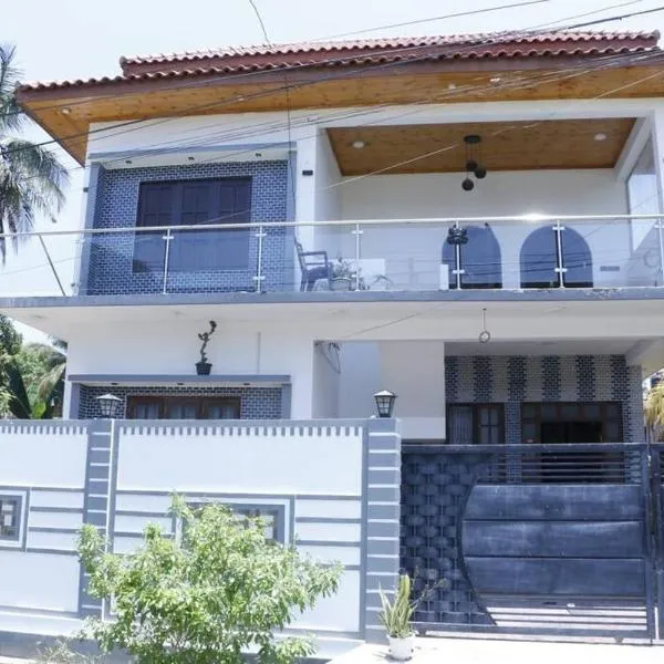 sky blue Villa, hotel in Trincomalee