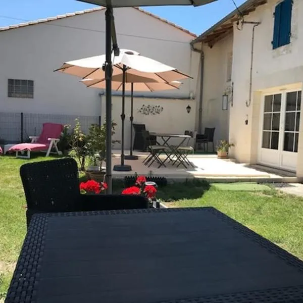 Tess Cottage – hotel w mieście Brie-sous-Mortagne