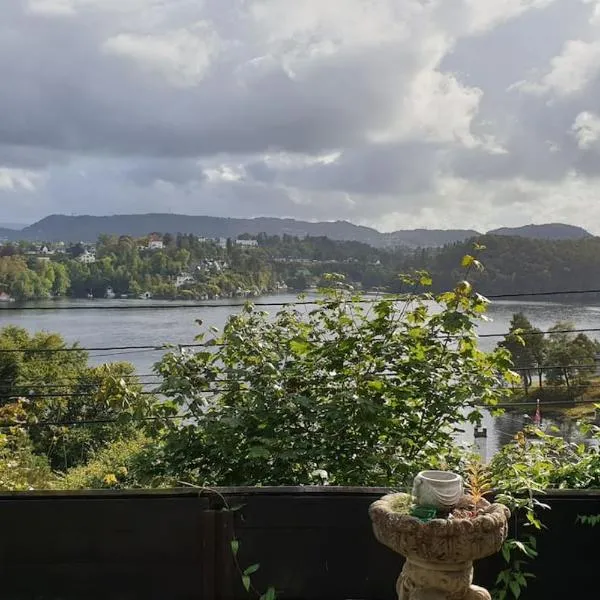 Lovely big rental unit with a fantastic view、ベルゲンのホテル