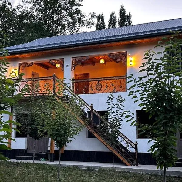 Hayat guesthouse nuratau mountain、Yukary-Ukhumのホテル