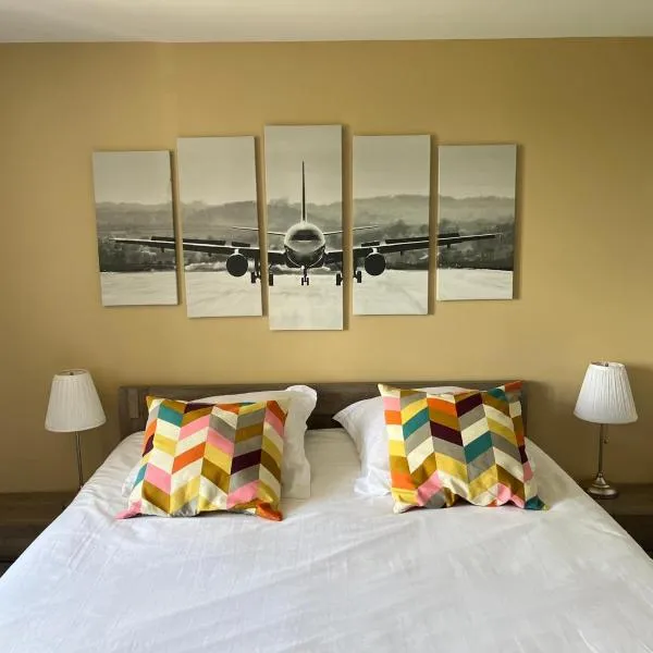 Gîtes spacieux avec jardin, hotel em Chérisey