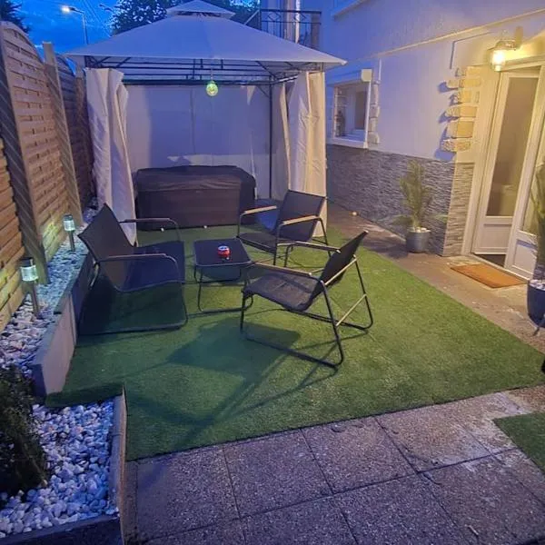Spa Privatif en Pleine Nature à 1h de Paris, hotel em Saclas