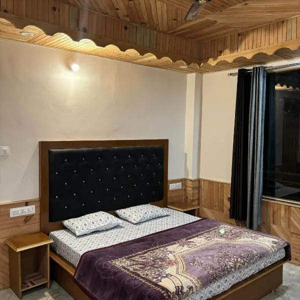 Pine view kasol, hotel v destinaci Kasol