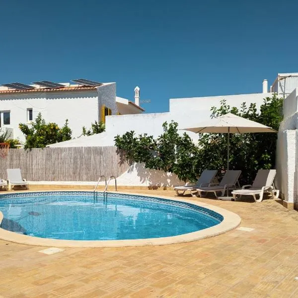 Vivenda Josil - private pool 1km to beach & centre, hotel in Lagos