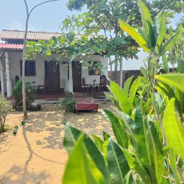 Golden Rich Hotel, hotel in Arugam Bay