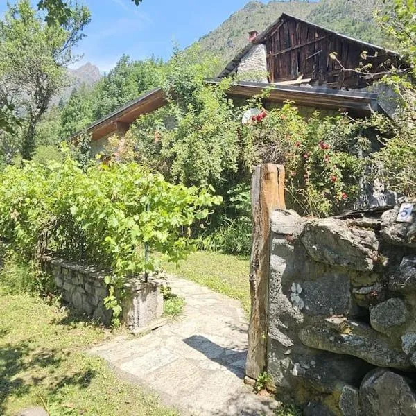 Maison cosy à la montagne, hotel a La Chalp