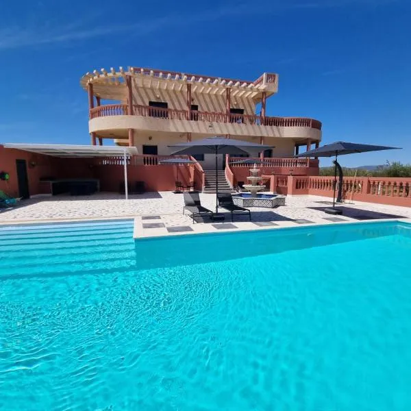 Villa des Oliviers MEKNES, hotel v destinaci Meknes