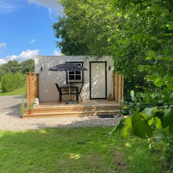 Mysig ministuga på privat läge landet, hotel v destinaci Blentarp
