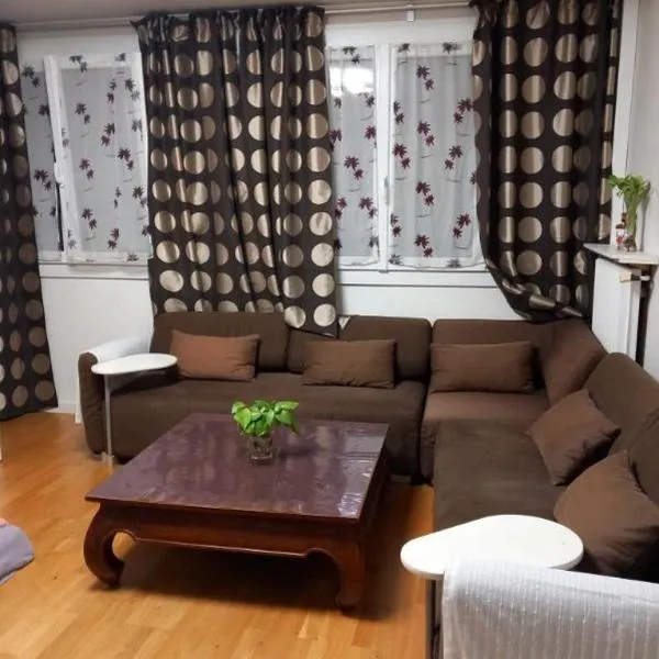 appartement périurbain de Paris et Versailles, hotel v destinácii Les Clayes-sous-Bois