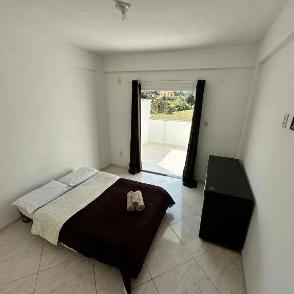 Ap Aconchego Serrano 3 - Paty Do Alferes，位于帕蒂杜阿尔费里斯的酒店