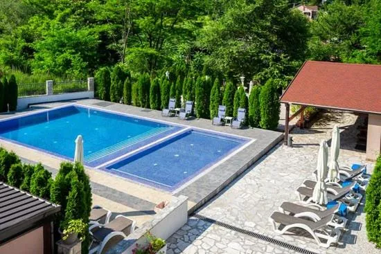Hotel BELAIR Montenegro, hotel in Sutorina