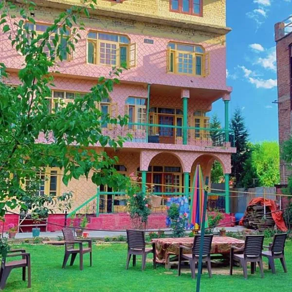 shahin heritage and homestays, hotel v destinaci Šrínagar