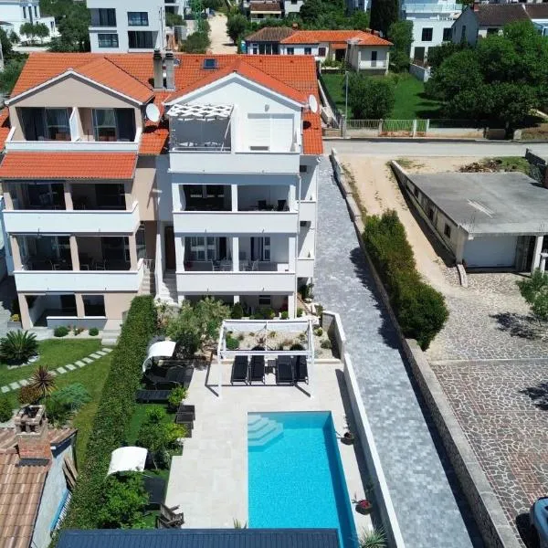 Apartment Lucie 4、ビオグラード・ナ・モルのホテル