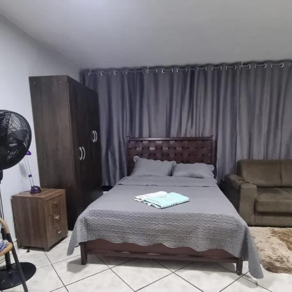 Apto Kit Studio Asa Norte 1 a 3 hospedes com WIFI, hotel in Brasilia