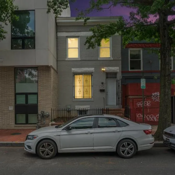 Close To Howard University , Unit #2, hotel di Washington