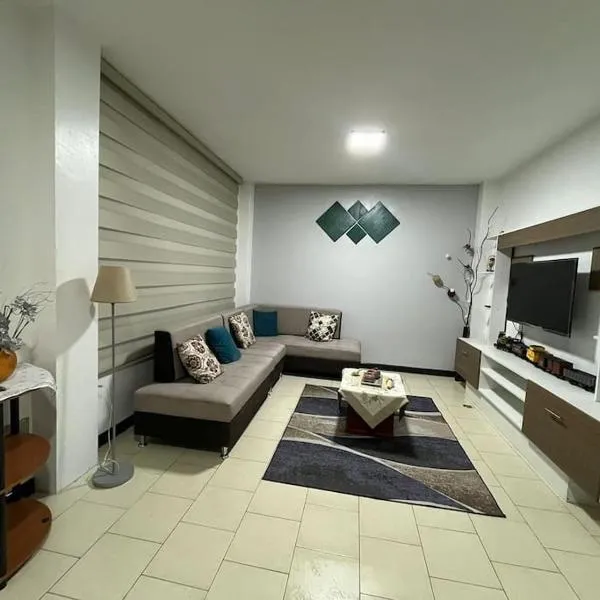 Apartamento Colinas del Pucará, ξενοδοχείο σε Loja