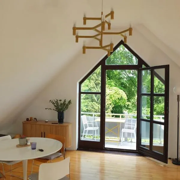 Dachgeschosswohnung Seeblick, Hotel in Tutzing