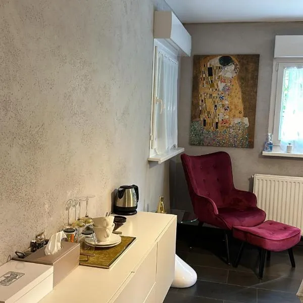 chambre privative au rez de jardin dans villa, hotel v destinaci La Wantzenau