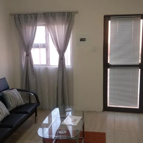 Shalom Self Catering, hotel in Lüderitz