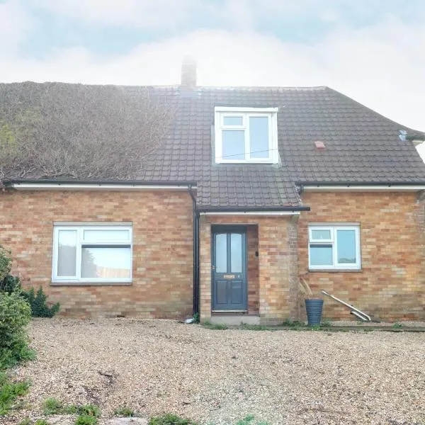 Tranquil Clyffe Cottage, hotel in Cliffe Pypard