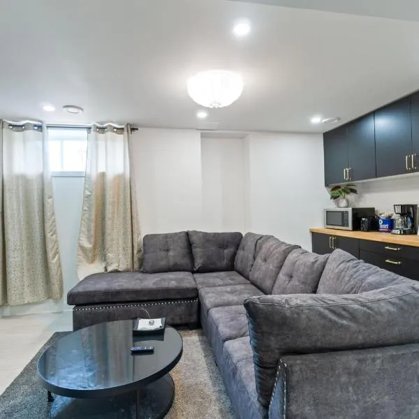 Cozy and Private Basement Suite with All Amenities, hotel v destinaci Carleton Place