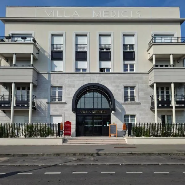 Villa Médicis Versailles Saint-Cyr-l'Ecole, hotel v destinácii Saint-Cyr-lʼÉcole