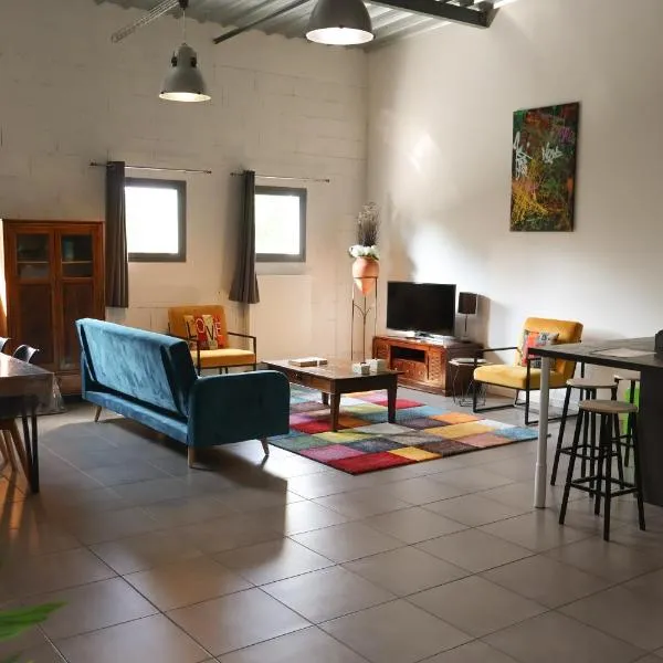 Le Loft à Boissy le Châtel, хотел в Boissy-le-Châtel