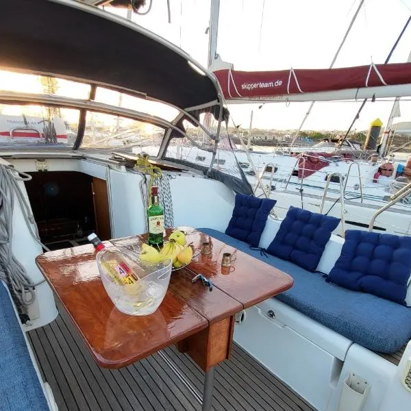 Yacht Oceanis Clipper, hotel v destinaci Las Galletas