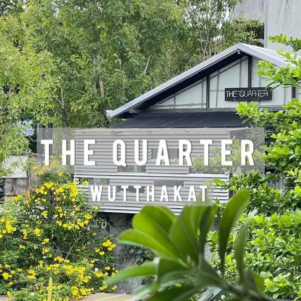 The Quarter Wutthakat, hotel v destinaci Bangkhunthien