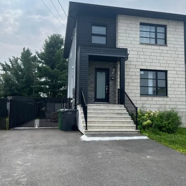 Luxuria, Unique en ville, Hotel in Drummondville