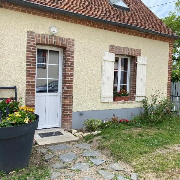 Petite maison de bourg, hotel v destinaci Noyers