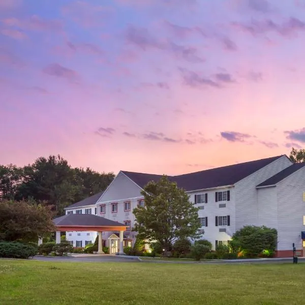Best Western Plus Berkshire Hills Inn & Suites, hotel v destinaci Pittsfield