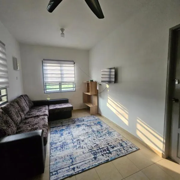 Homestay Sarah Ali Kuantan 3BEDROOM 2WASHROOM SELESA,BERSIH & LUAS, hotel v destinaci Kuantan