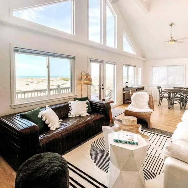 Dune Haus - Oceanfront w Hot Tub, Private Beach, hotel em Salvo