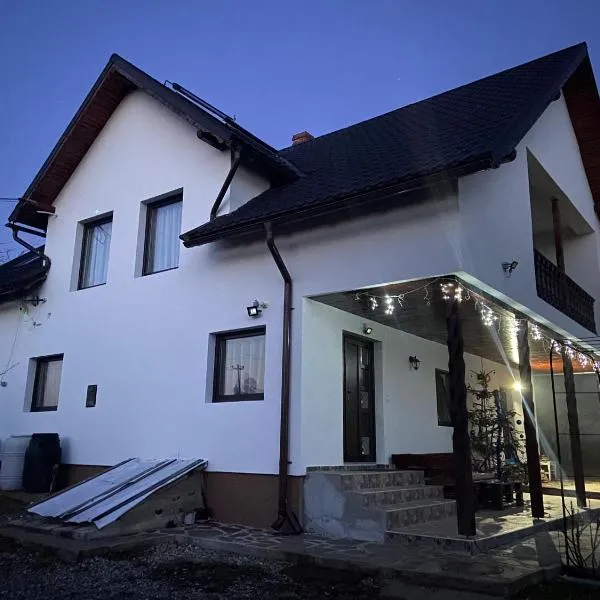 Casa Tăslovan、Sărmaşのホテル
