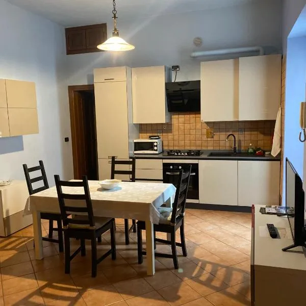 Appartamento in centro storico, hotel v destinaci Susa