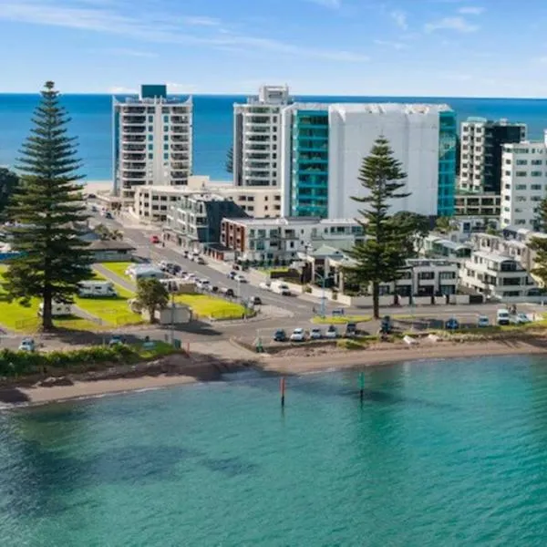 Luxury Beach Escape - 6 Adams Ave Mt Maunganui, hotel in Mount Maunganui